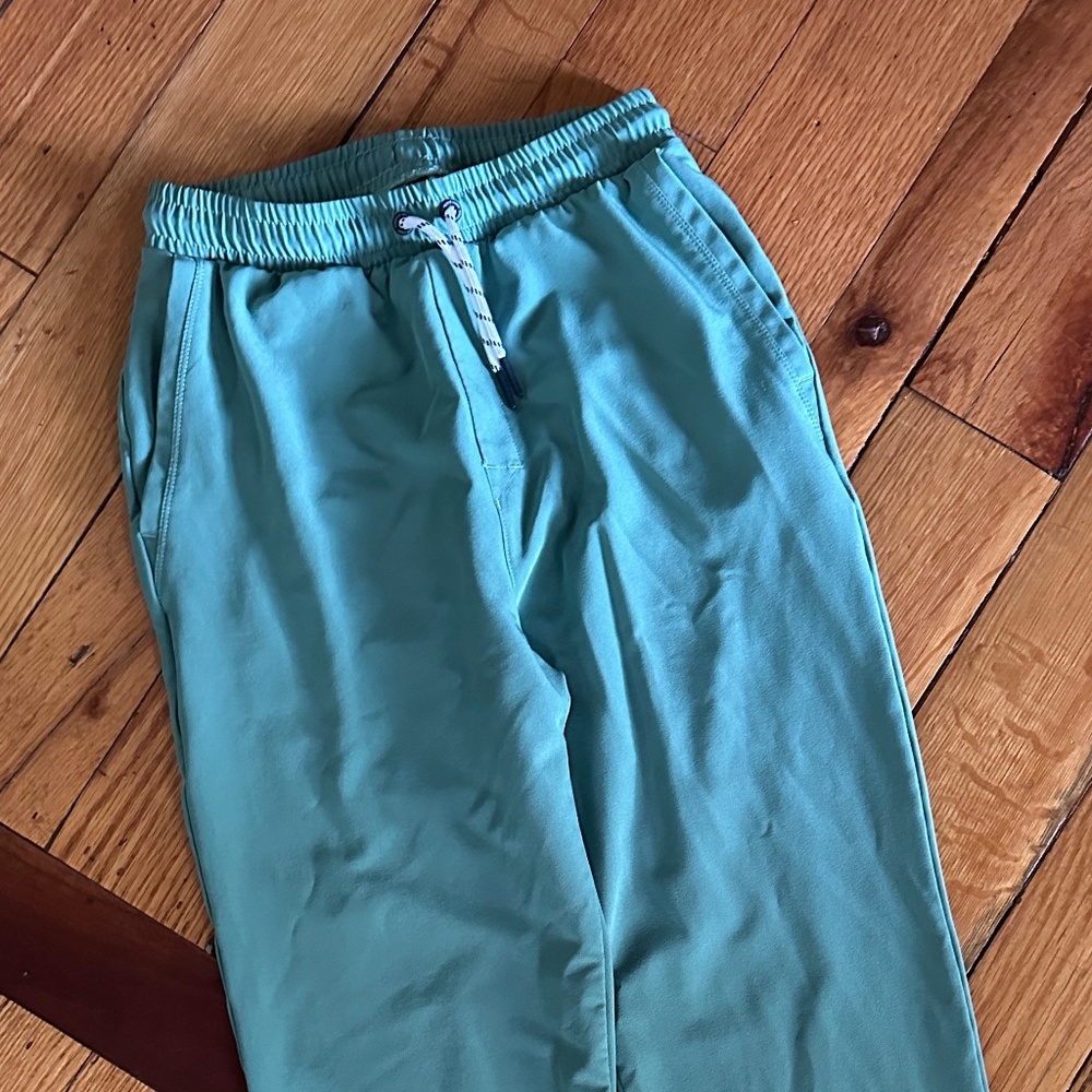 Vineyard Vines Boys Performance Pants Green Size XL 18